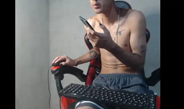 Garu_hot19 Webcam Show