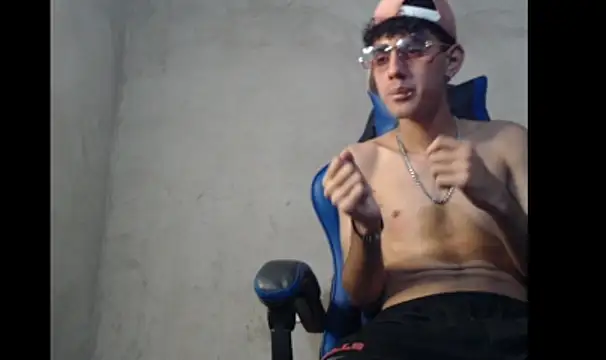 Garu_hot19's Webcam Show