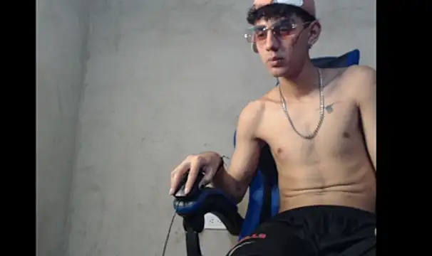 Garu_hot19 Webcam Show