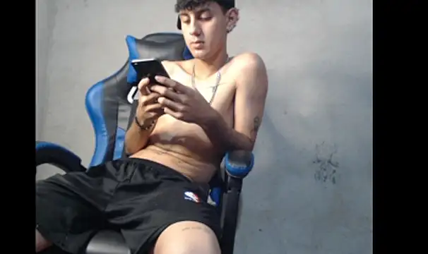 Garu_hot19's Webcam Show