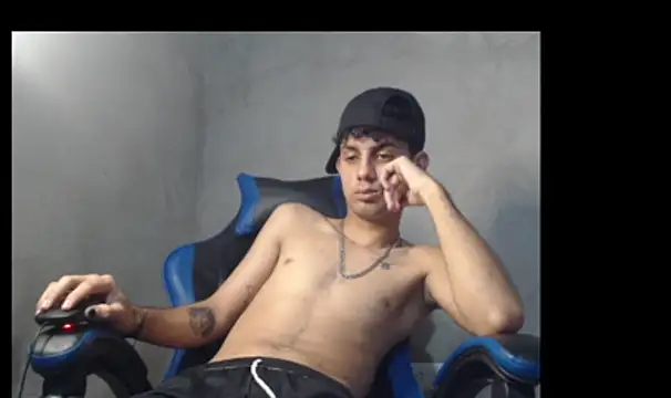 הופעת וובקאם של Garu_hot19
