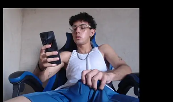 Garu_hot19's Webcam Show