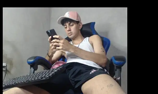 Garu_hot19 webcam show