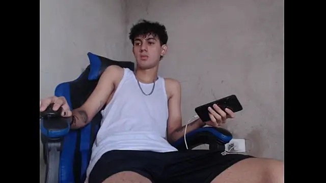 عرض كام Garu_hot19