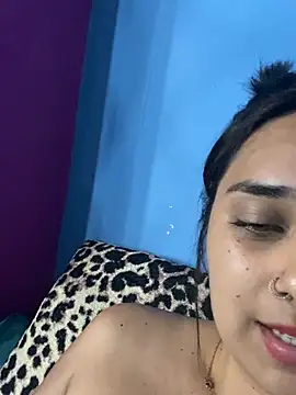 zara344 Show in webcam