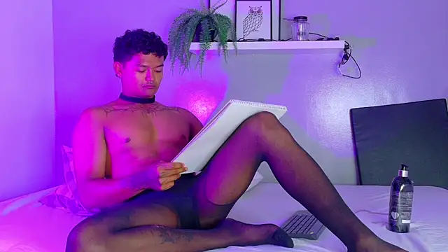 Show de AndrewKenoxx__ na webcam