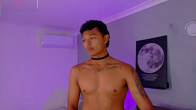 AndrewKenoxx__n Webbikameraesitys
