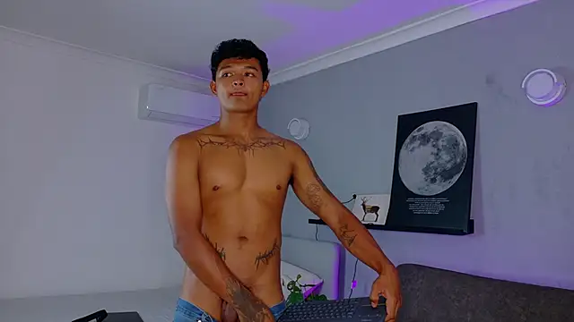AndrewKenoxx__ Webcam Show
