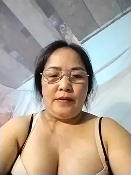 Naaya8109's Webcam Show