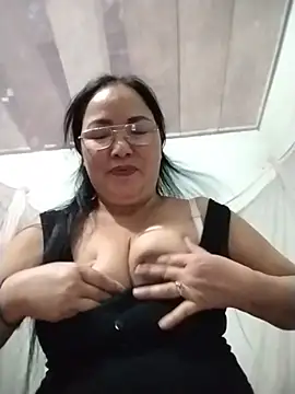 Naaya8109's Webcam Show