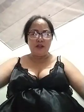 Naaya8109 Show Webcam