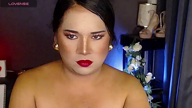 seductive_tacia Show in webcam
