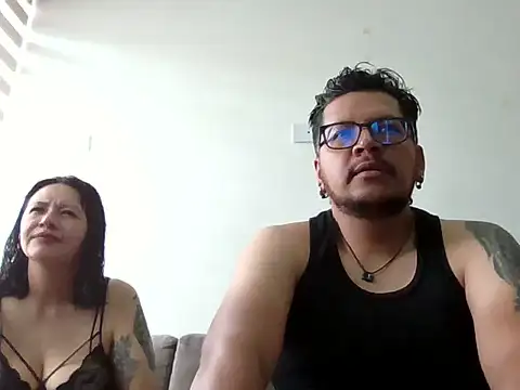 Show de Black_scarlett-25 na webcam