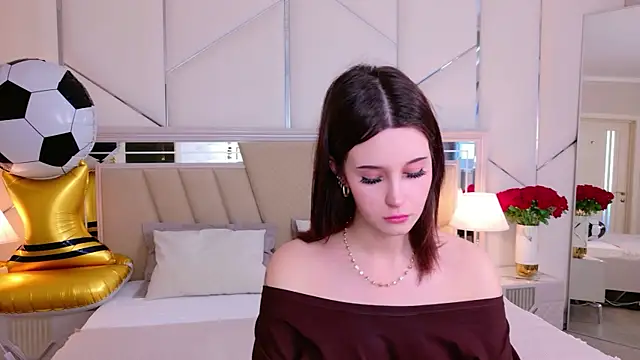 SelenaAlmond Webcam show