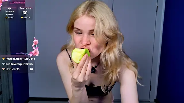 ChloeWells' Webcam Show