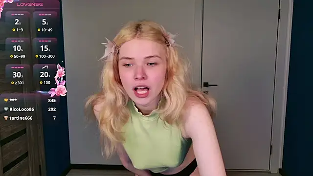 ChloeWells' Webcam Show