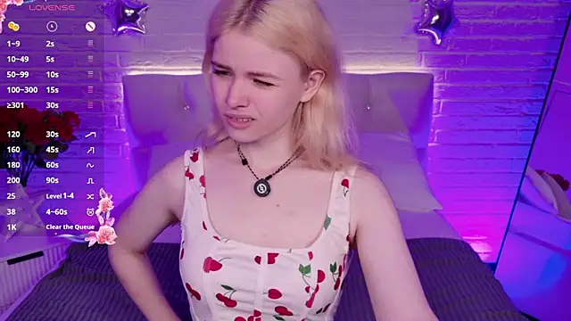 ChloeWells Live XXX-Chat