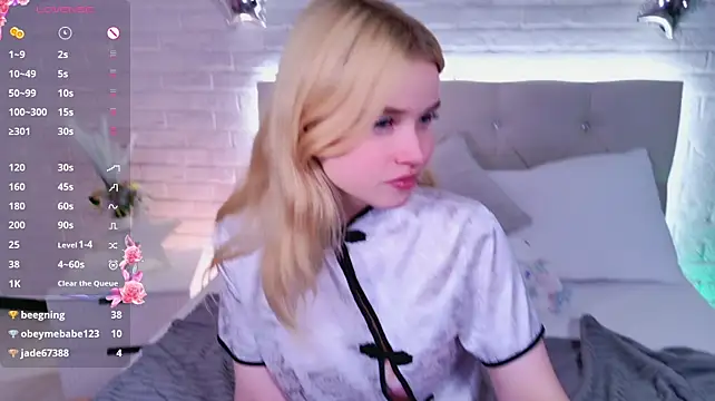 ChloeWells 即時 XXX 聊天