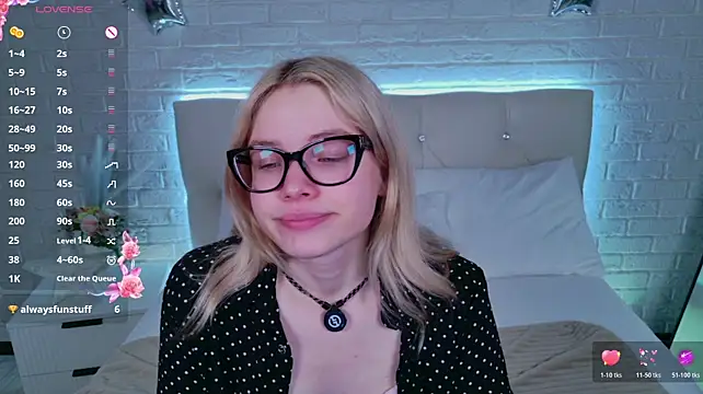 ChloeWells – Live XXX-chat