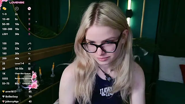 แชท XXX สดของ ChloeWells