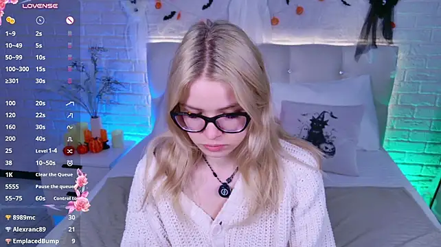 ChloeWellsn Live XXX chat