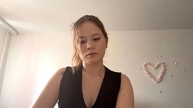LauranAngelbeck's Live XXX Chat