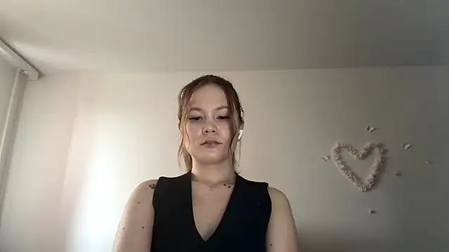 LauranAngelbeck's Live XXX Chat