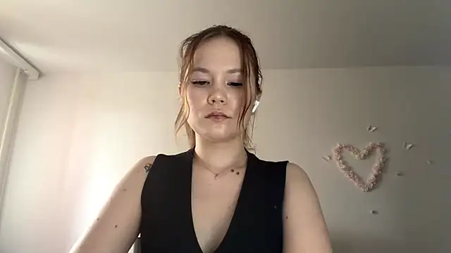 LauranAngelbeck's Live XXX Chat