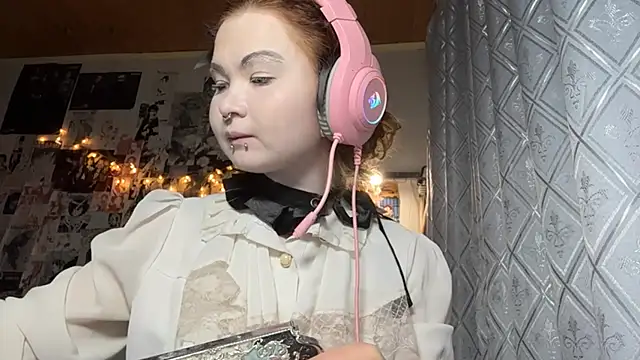 LiIIAry Webcam show