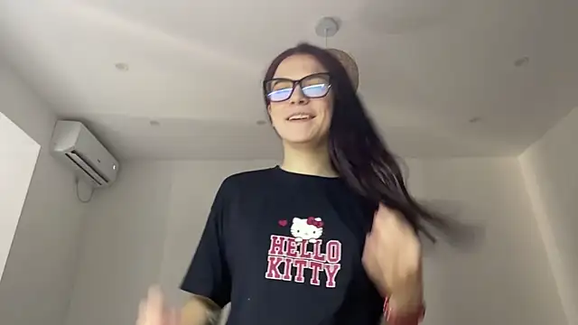 AudriaCriner's Live XXX Chat