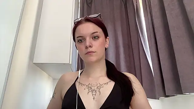 AudriaCriner Adlı Modelin Canlı XXX Sohbeti