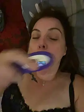 Show modela MylaXSecret na web-kameri