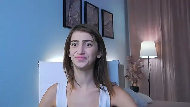 Chatroom XXX en direct de SofiaHill