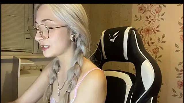 WhitePowerGirl ওয়েবক্যাম শো