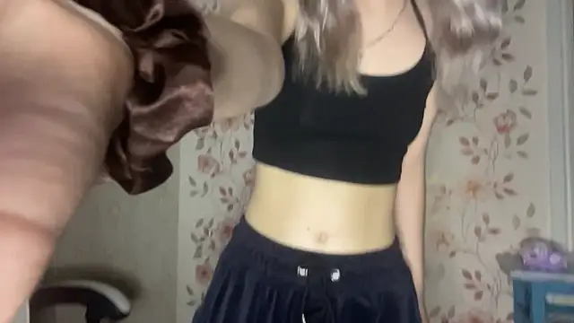 WhitePowerGirln Webbikameraesitys