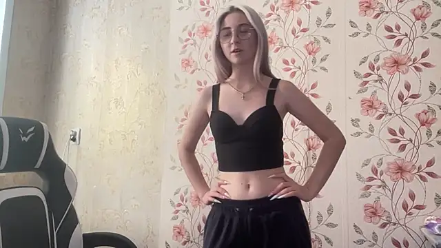 WhitePowerGirl's Live XXX Chat