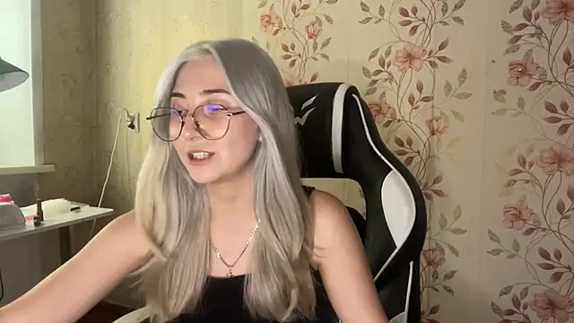 WhitePowerGirl ওয়েবক্যাম শো