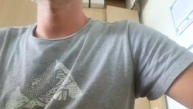 jack40140 Show in webcam