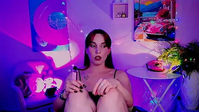 LolaFyre Webcam show