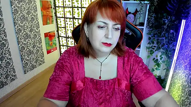 Chat +18 de Joana_Woods ao vivo