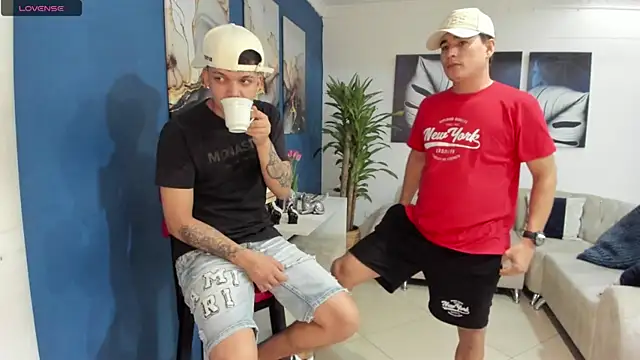thesecret-roommates Show Webcam
