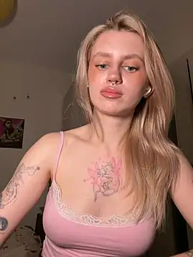 blondiedoll's Live XXX Chat