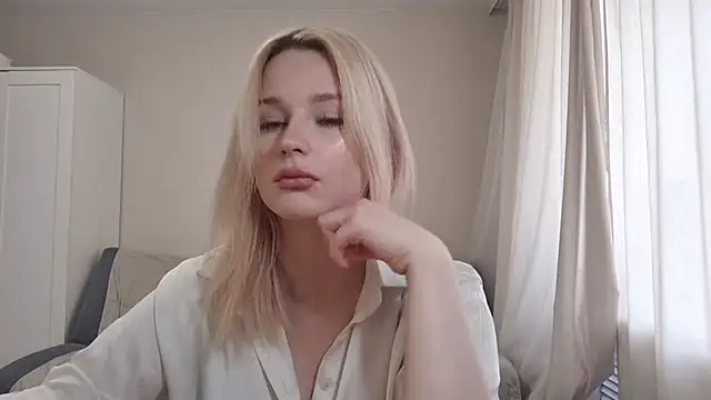 BloomMoon's Webcam Show