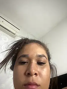 Pokazy przed kamerką – Aaliyah_Melej