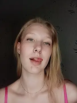 Show modela Oh_My_Evaaa na web-kameri