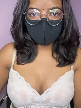 NAUGHTY_PRIYANKAA – Live XXX-chat