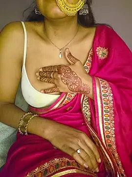 NAUGHTY_PRIYANKAA Pertunjukan Webcam