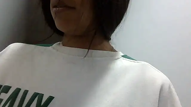 Pocahontas_Honey Adlı Modelin Canlı Sohbet Odası