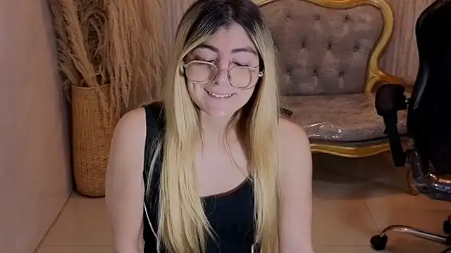 Kriistal_s' Live XXX Chat