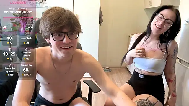 Show modela JadeNoiiir na web-kameri